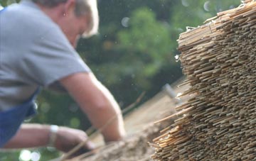 professional Llanfair Kilgeddin thatchers